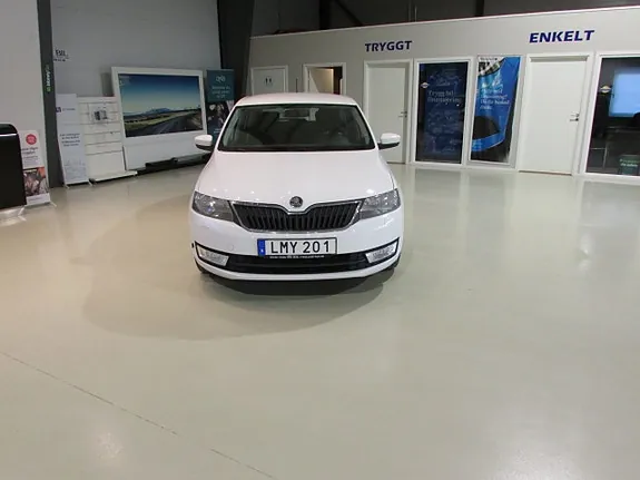 Skoda Rapid 2015 photo 2
