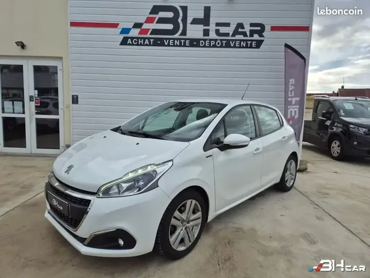 Peugeot 208 2018 photo 2