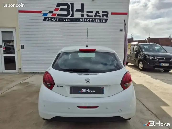 Peugeot 208 2018 photo 5