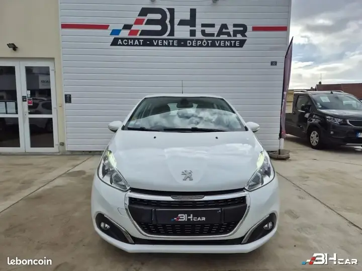 Peugeot 208 2018 photo 4