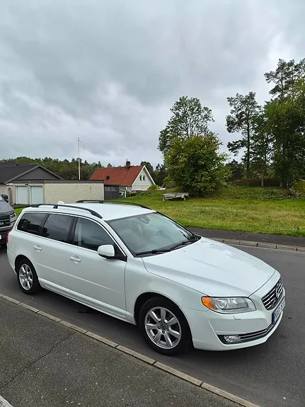 Volvo V70 2014 photo 2