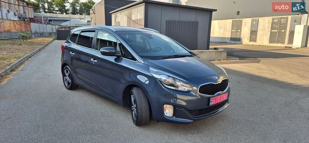 Kia Carens 2015 photo 4