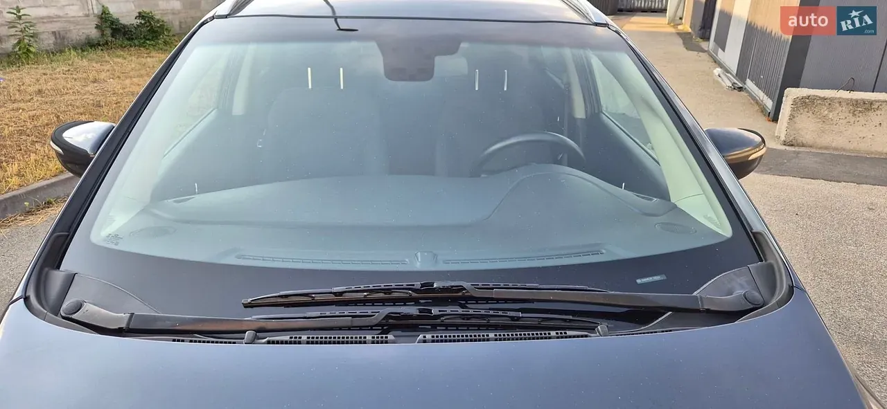 Kia Carens 2015 photo 5