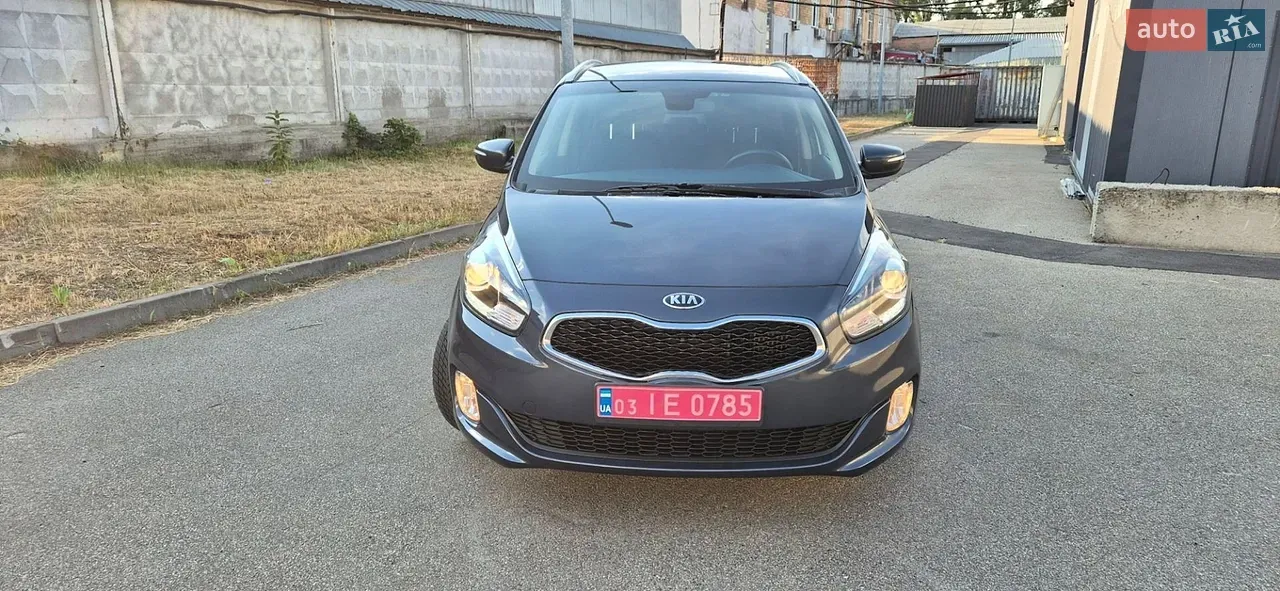 Kia Carens 2015 photo 3