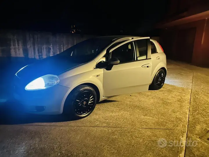 Fiat Punto 2008 photo 3