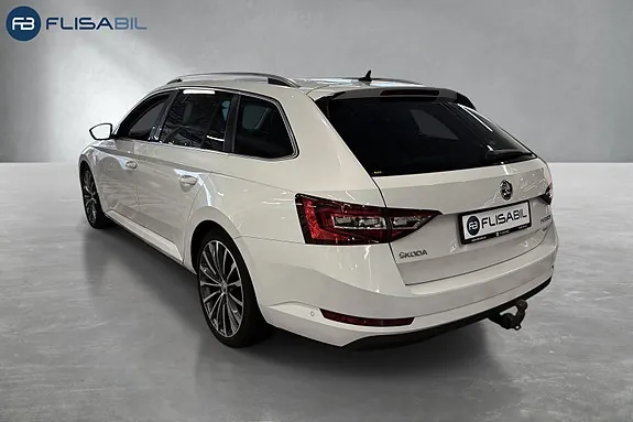 Skoda Superb 2016 photo 5
