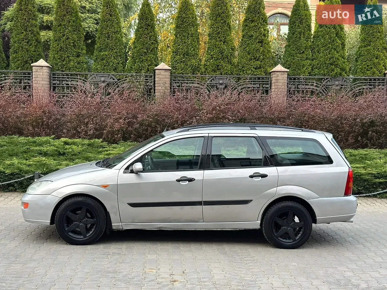 Ford Focus 2000 photo 5