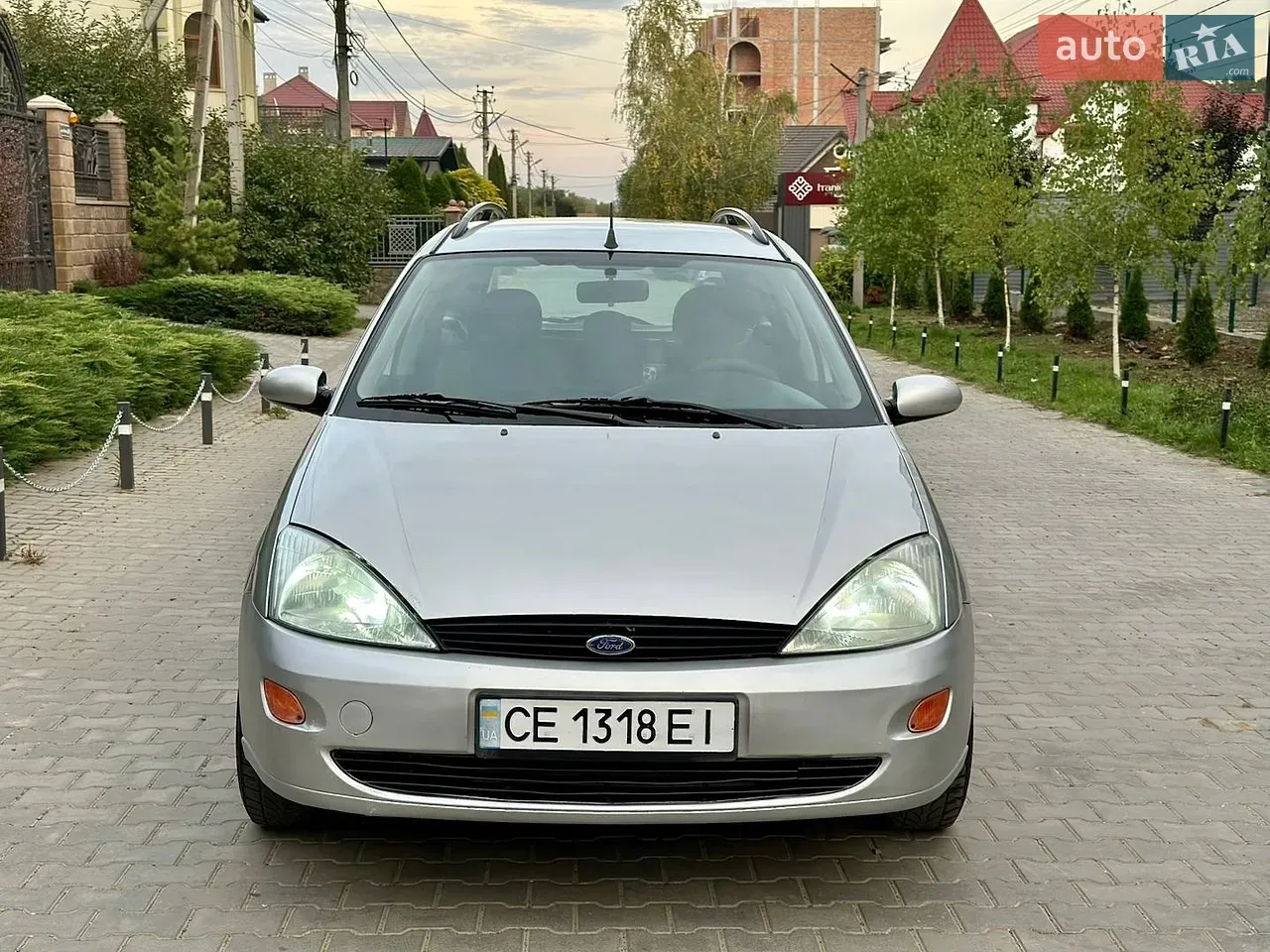 Ford Focus 2000 photo 2