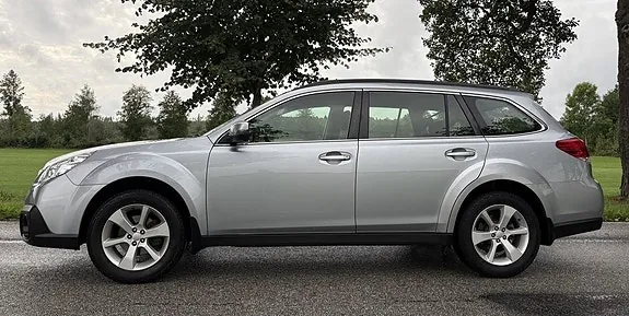 Subaru Outback 2014 photo 2