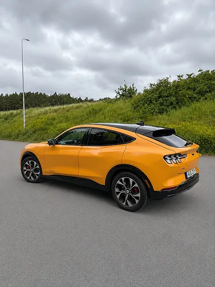 Ford Mustang Mach-E 2022 photo 3
