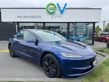 Tesla Model 3 2024 photo 2