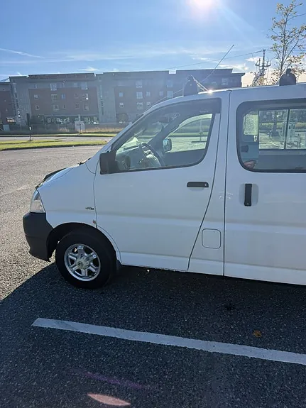 Toyota Hiace 2010 photo 5
