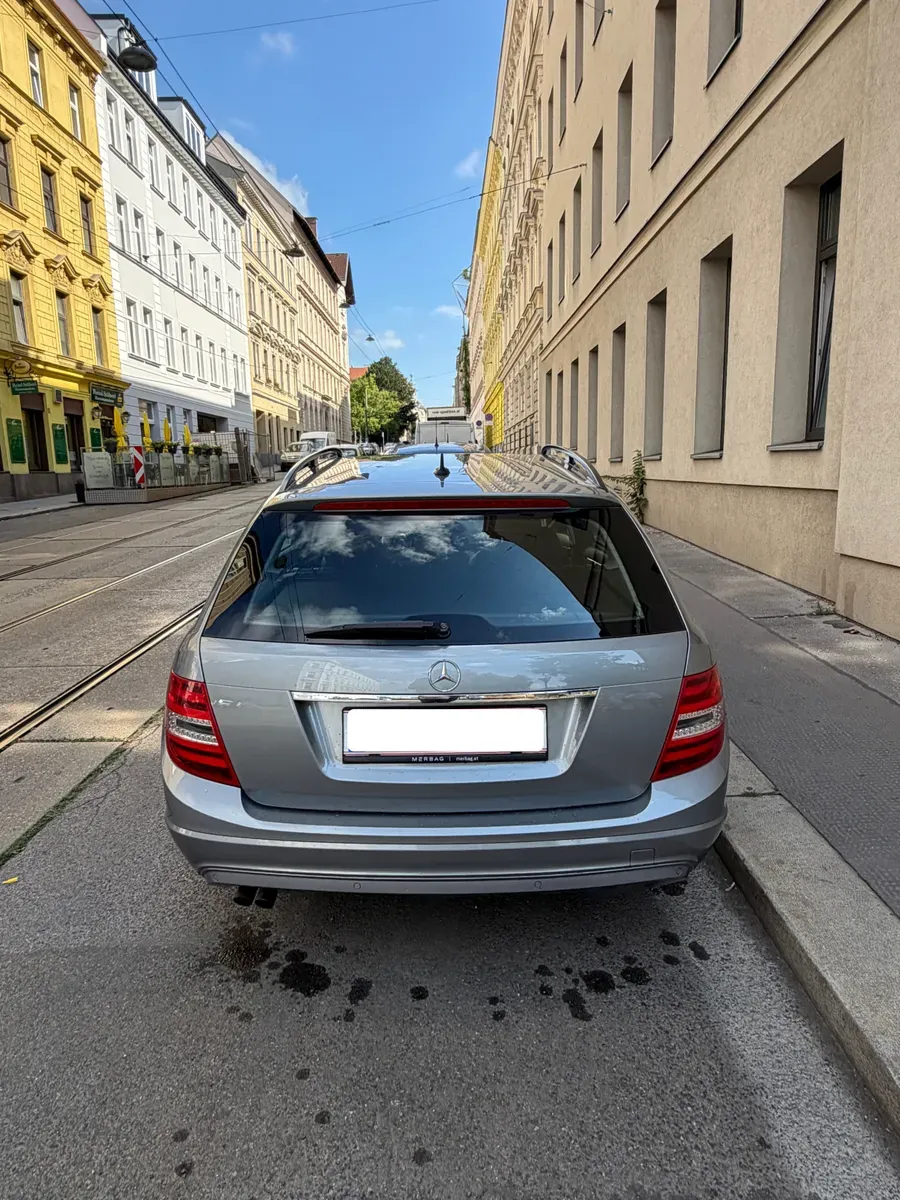 Mercedes-Benz C-Class 2012 photo 2