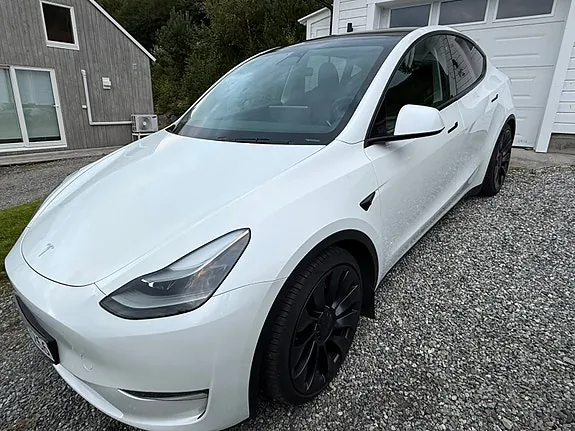 Tesla Model Y 2023 photo 5