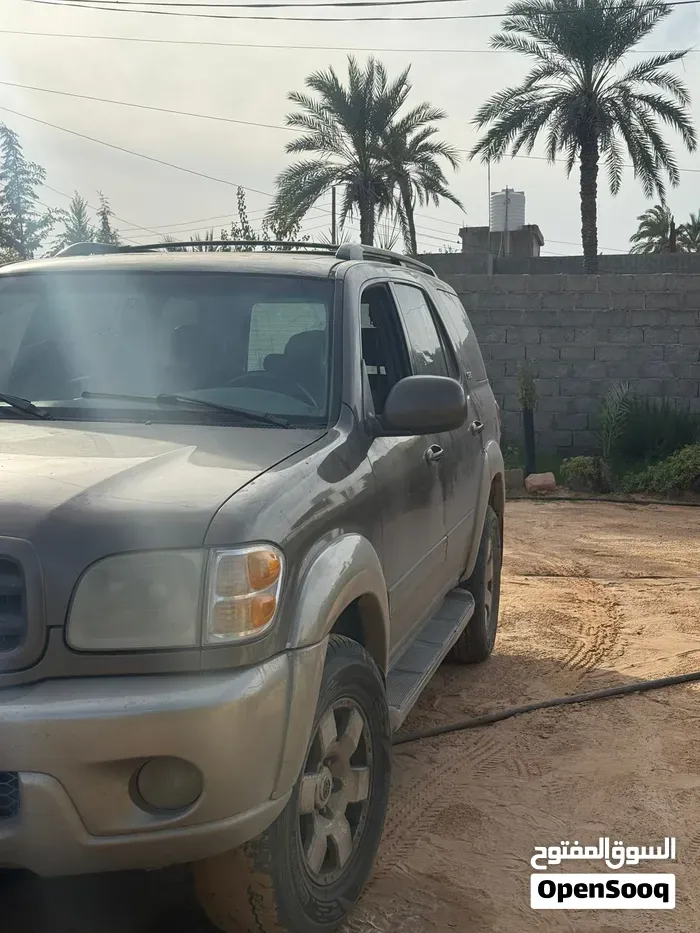 Toyota Sequoia 2002 photo 2