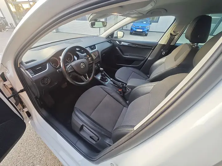 Skoda Octavia 2018 photo 3