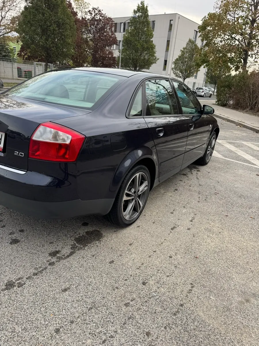 Audi A4 2002 photo 2