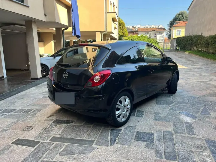 Opel Corsa 2009 photo 2