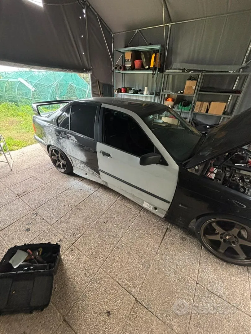 BMW E36 1998 photo 4