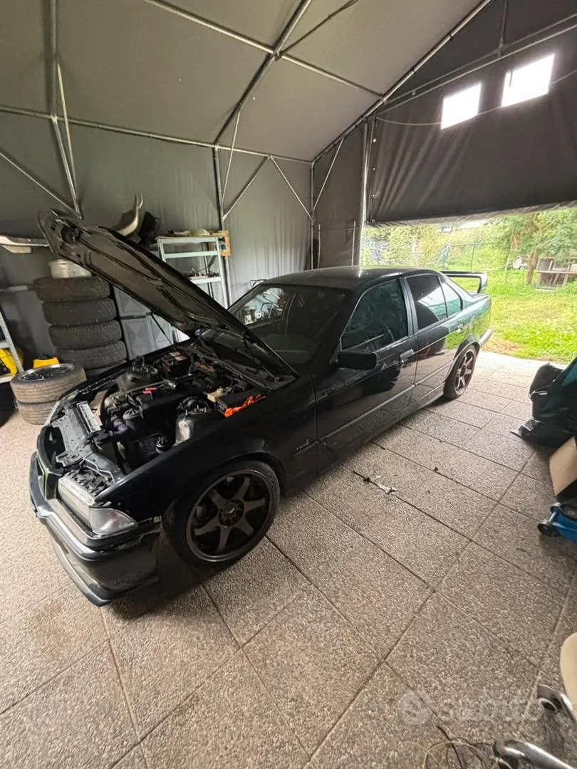 BMW E36 1998 photo 2
