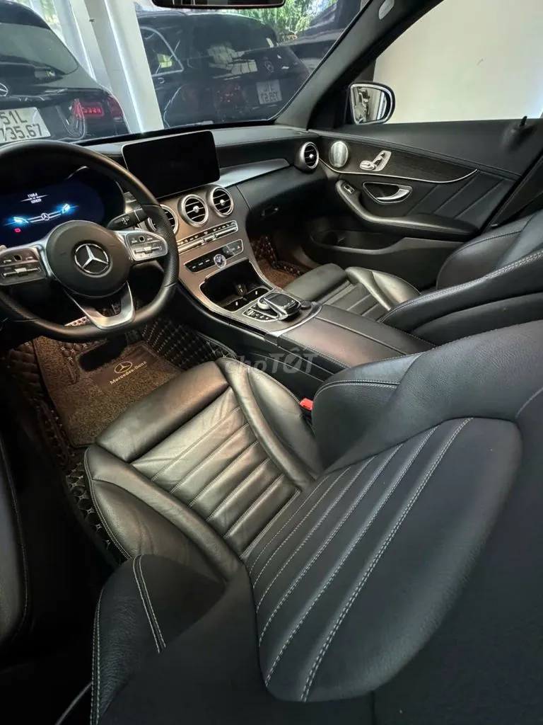 Mercedes-Benz C-Class 2019 photo 3