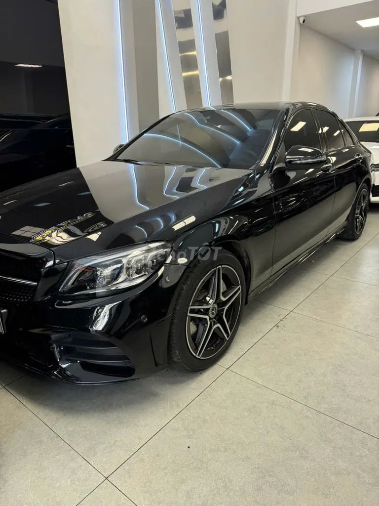 Mercedes-Benz C-Class 2019 photo 4