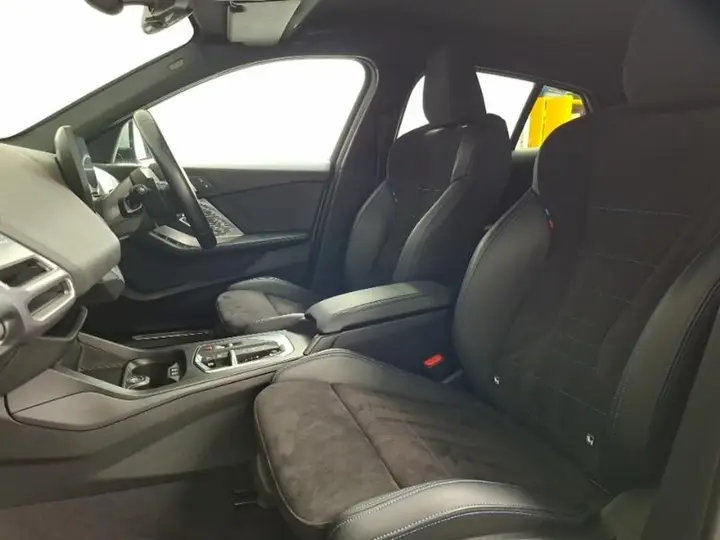 BMW 1 Series 2025 photo 5
