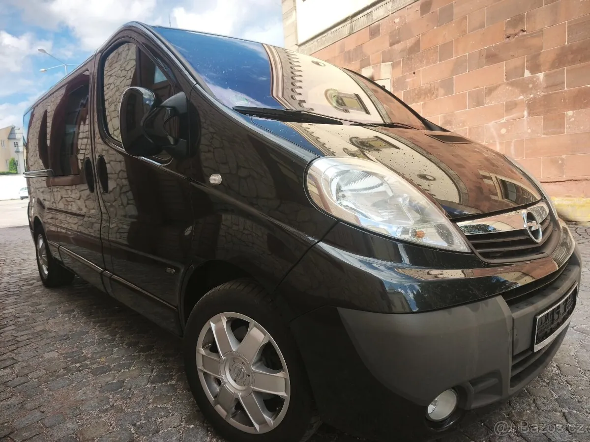 Opel Vivaro 2012 photo 3