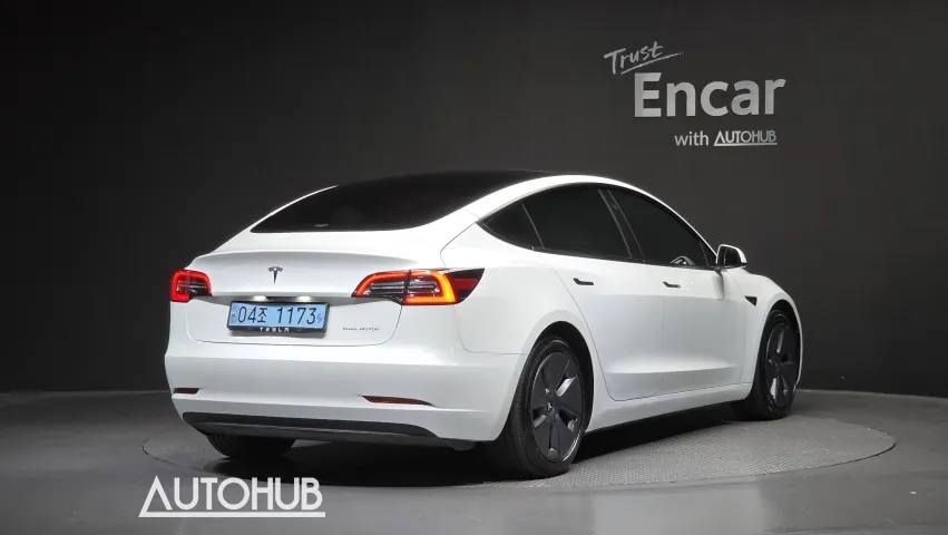 Tesla Model 3 2021 photo 2