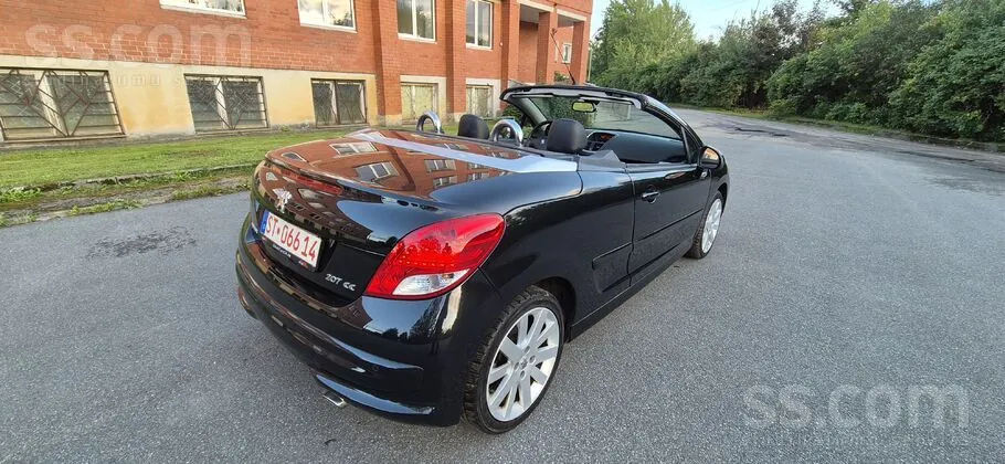 Peugeot 207 2012 photo 3