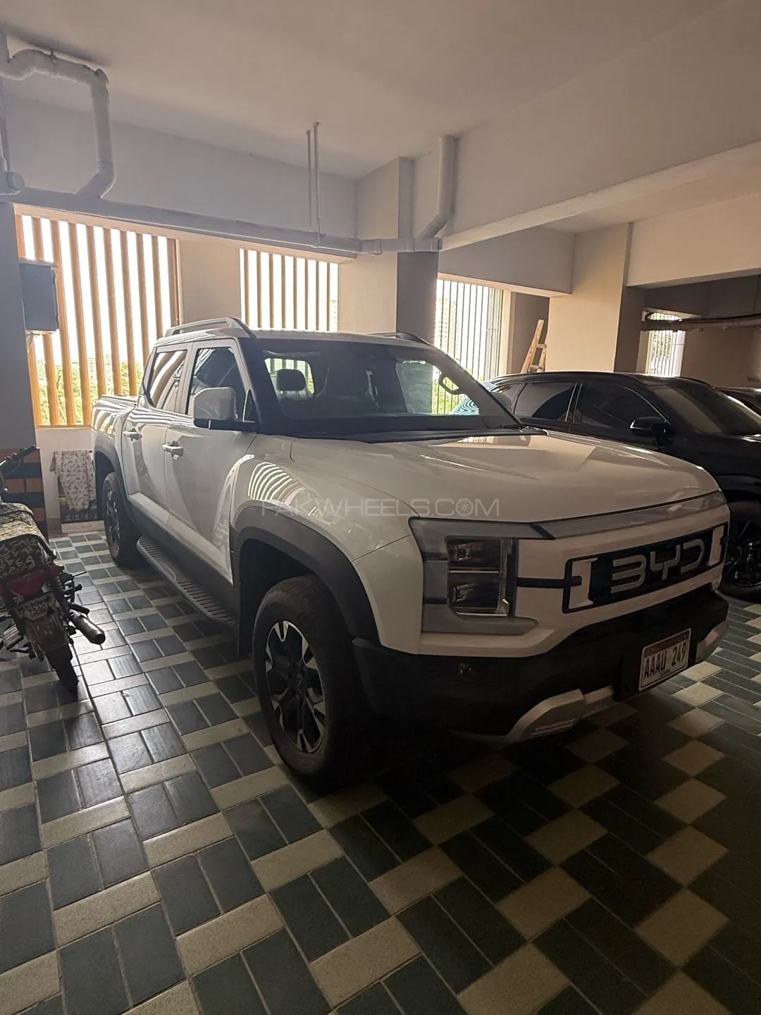 BYD Shark 6