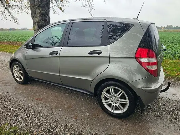 Mercedes-Benz A 180 2009 photo 3