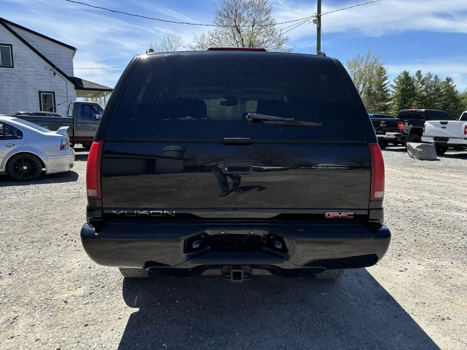GMC Yukon 1999 photo 3