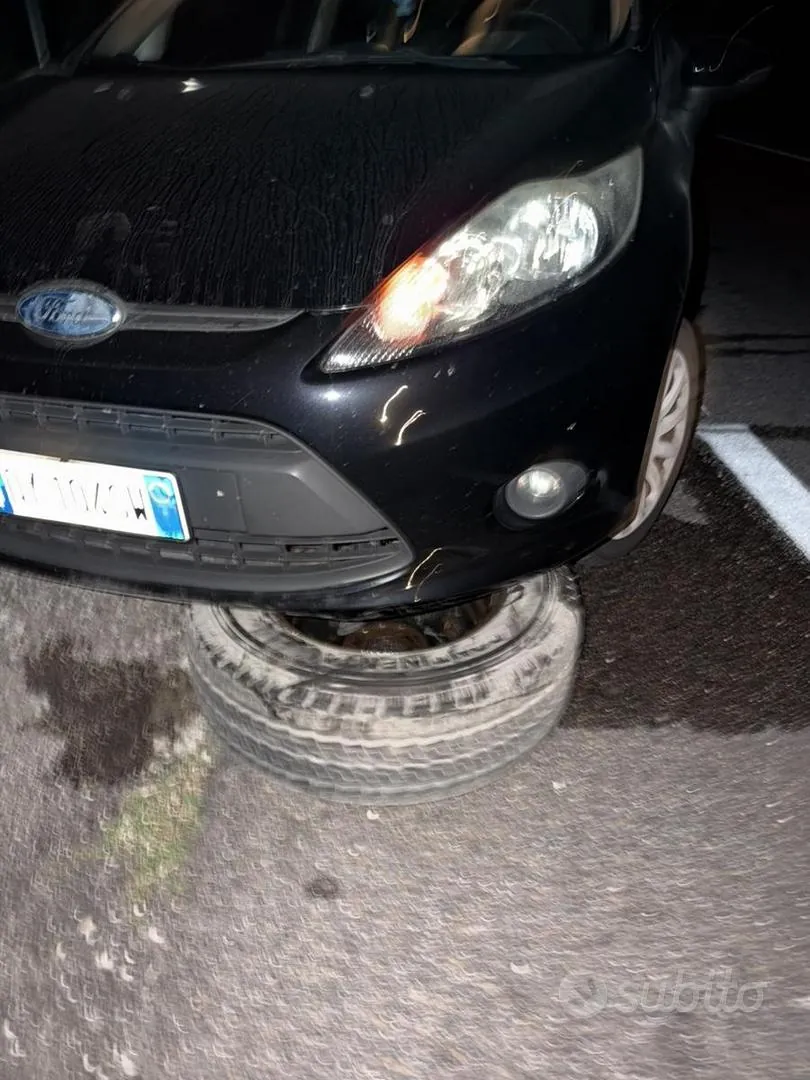 Ford Fiesta 2010 photo 3