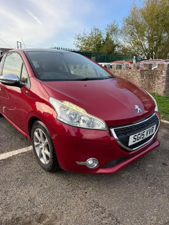 Peugeot 208 2015 photo 5