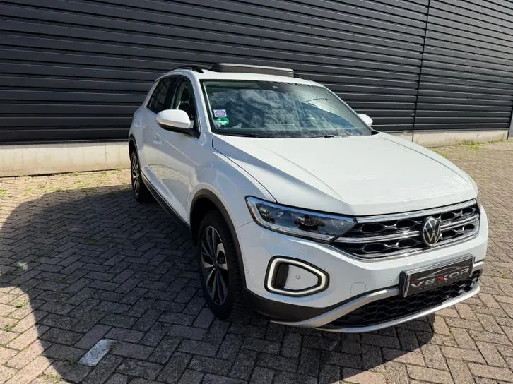 Volkswagen T-Roc 2023 photo 3