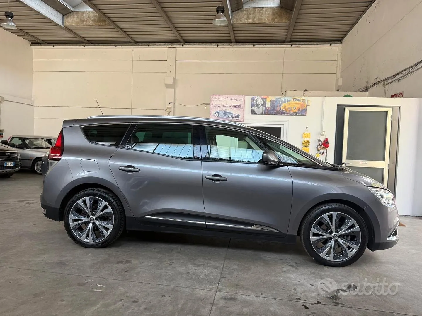 Renault Grand Scenic 2018 photo 2