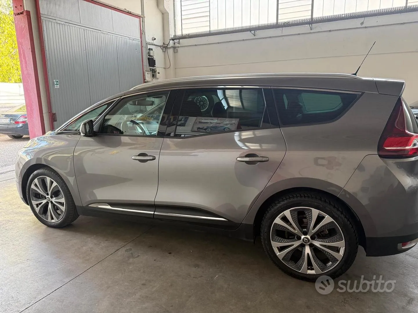 Renault Grand Scenic 2018 photo 4