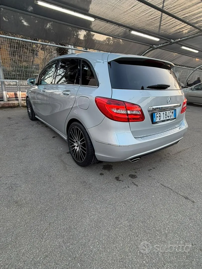 Mercedes-Benz B-Class 2015 photo 5