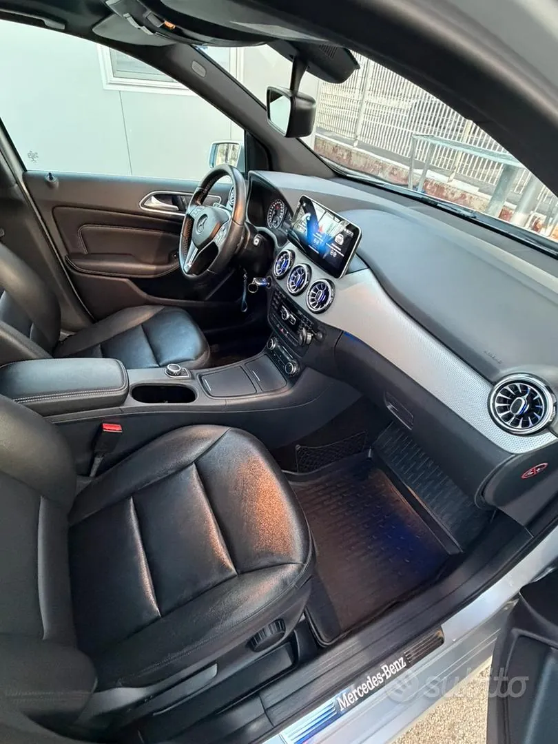 Mercedes-Benz B-Class 2015 photo 3