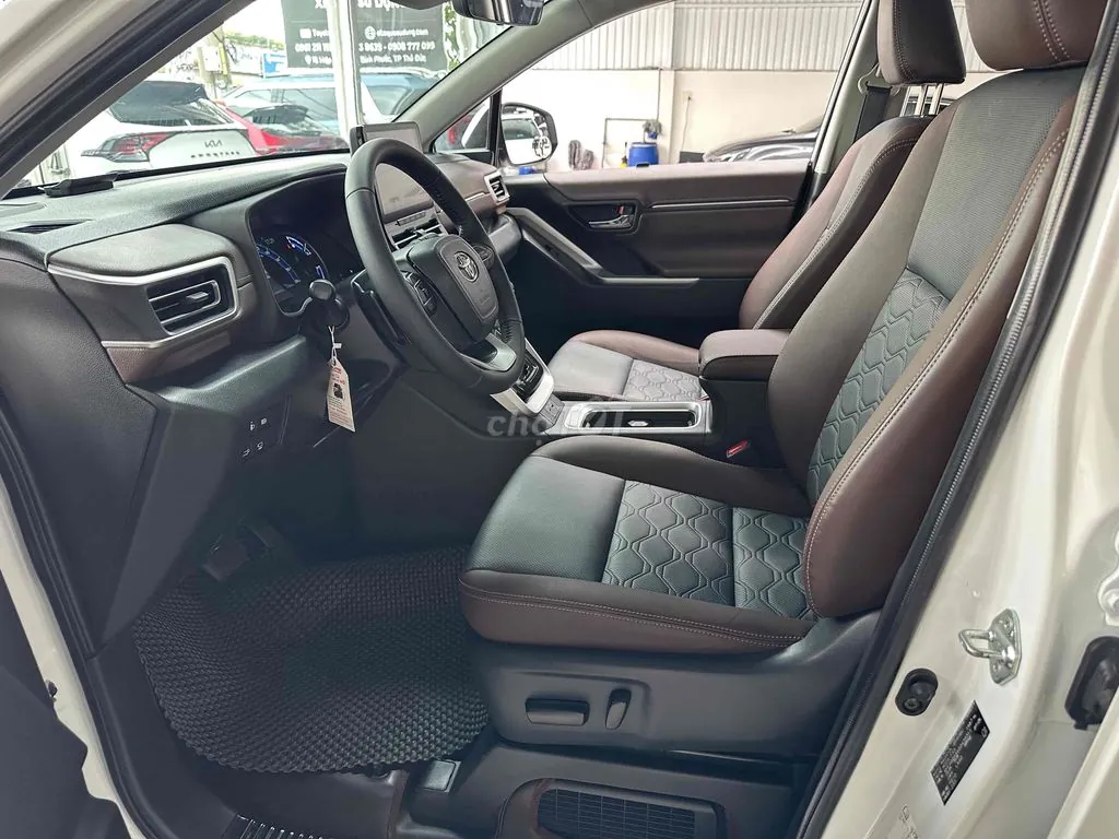 Toyota Innova Cross 2025 photo 3