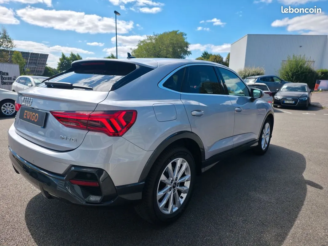Audi Q3 2022 photo 2