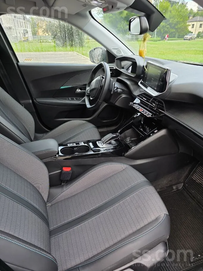 Peugeot 2008 2021 photo 4