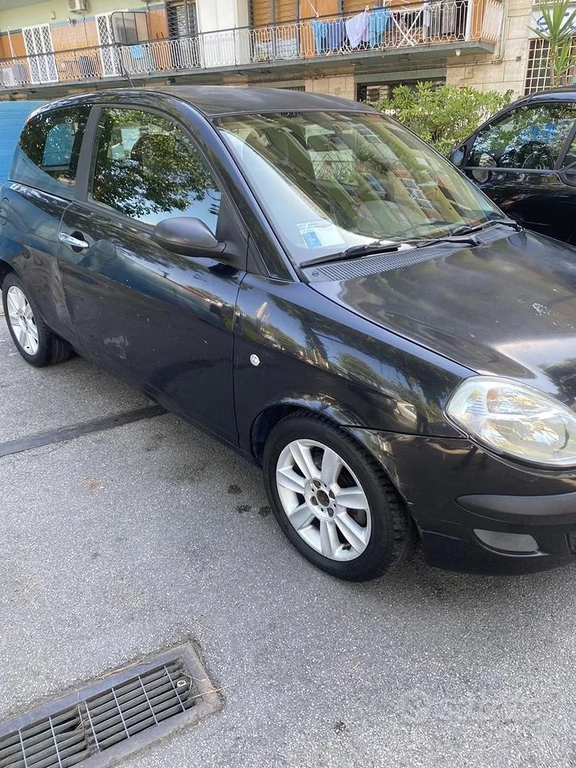 Lancia Ypsilon 2004 photo 2