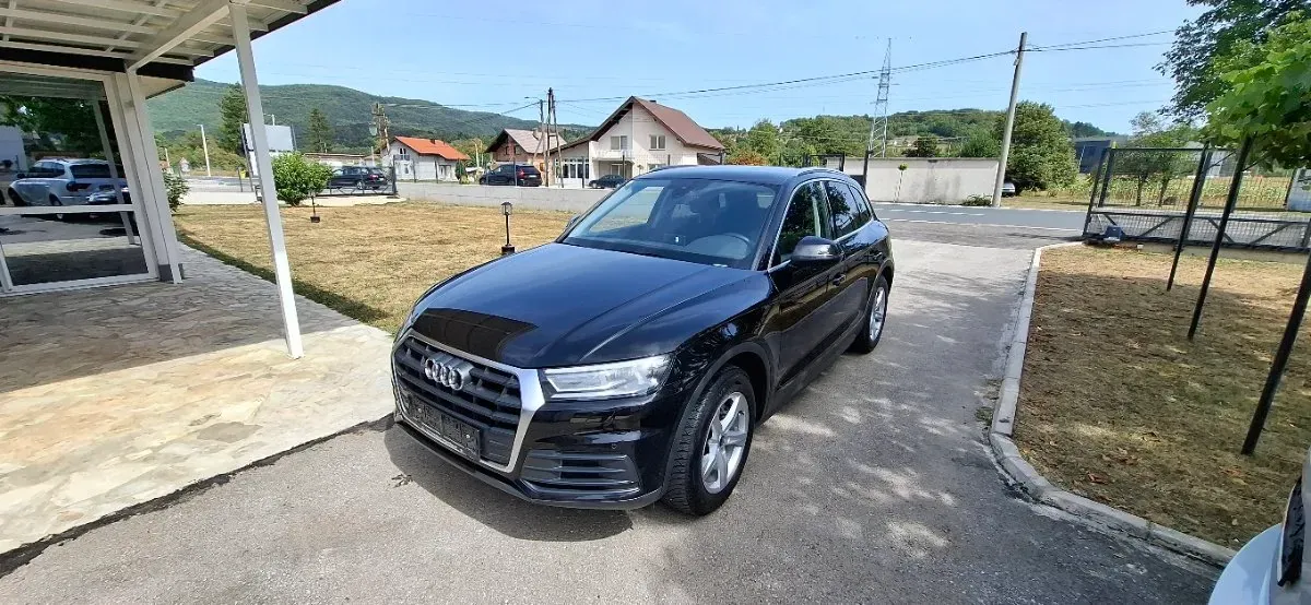 Audi Q5 2017 photo 2
