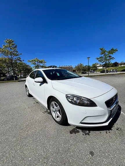 Volvo V40 2013 photo 2