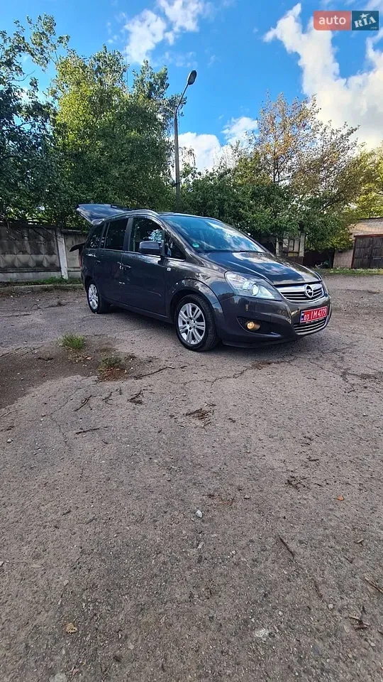 Opel Zafira 2013 photo 3