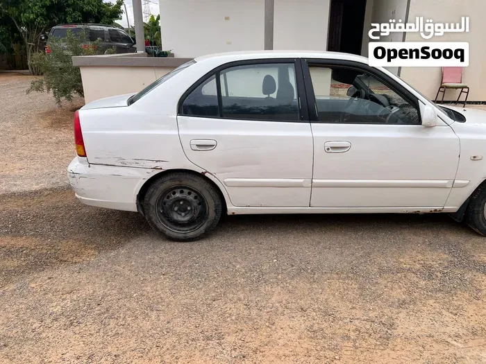 Hyundai Verna 2005 photo 2