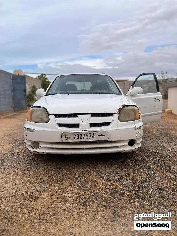 Hyundai Verna 2005 photo 3