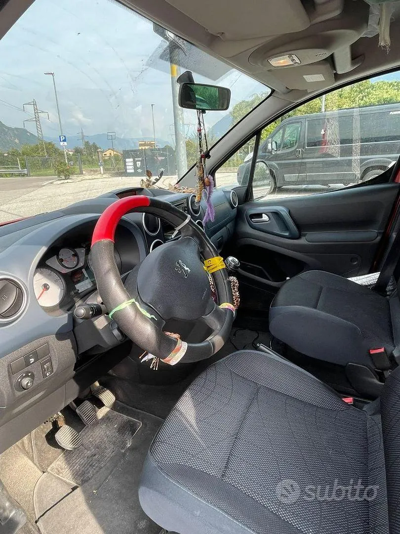Peugeot Partner 2010 photo 3